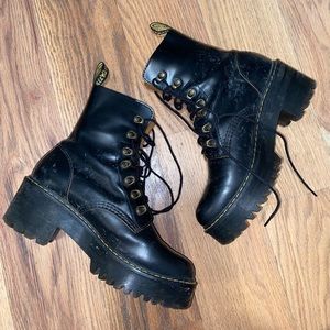 Dr. Martens Leona Boot